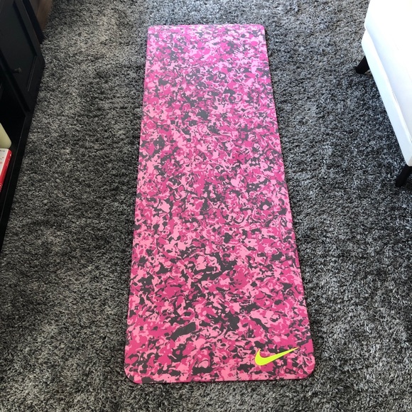 Nike Other - Hot ! NEW NIKE pink camouflage exercise yoga/mat